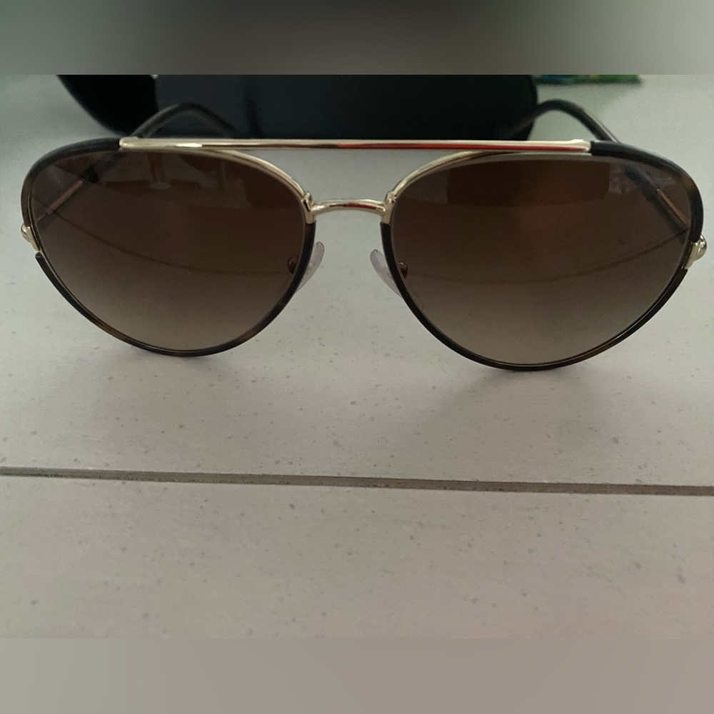 Prada sunglasses 😎